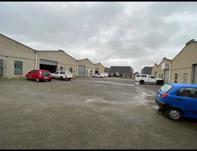 150M² WAREHOUSE TO LET IN STRAND INDUSTRIA